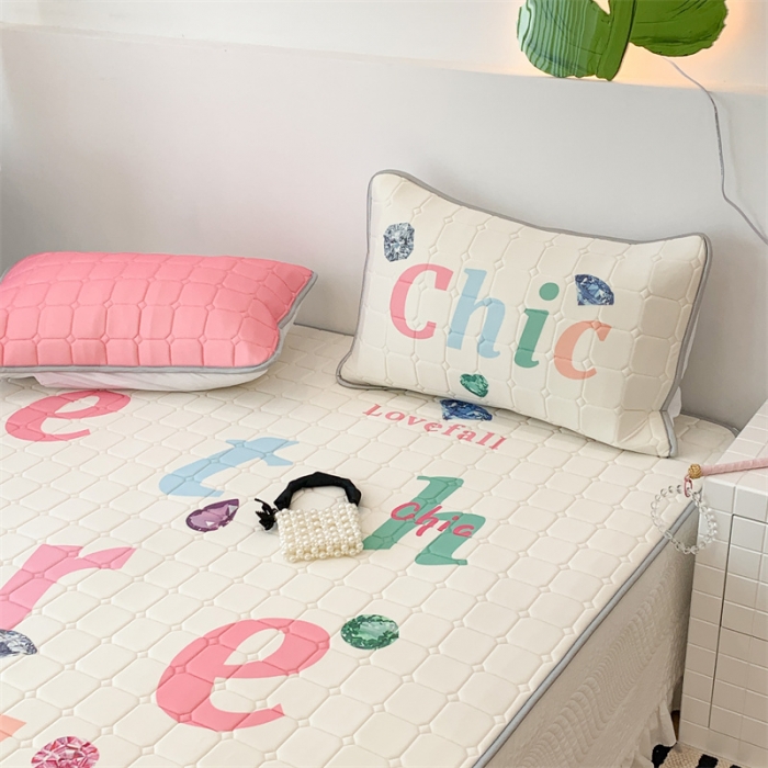 91家纺网 家纺一手货源 找家纺 昔可 2023新款方块绗缝乳胶凉席三件套Chic风 chic钻石