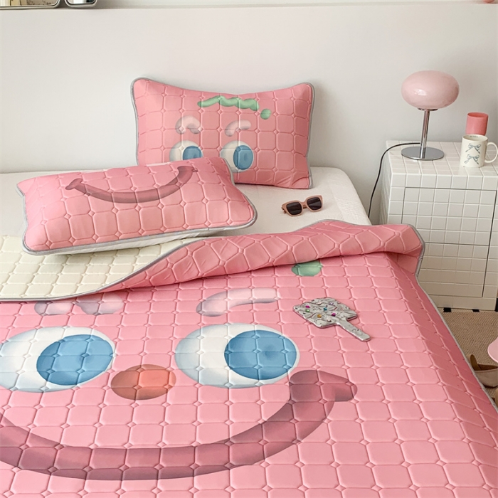 91家纺网 家纺一手货源 找家纺 昔可 2023新款方块绗缝乳胶凉席三件套Chic风 粉色笑脸