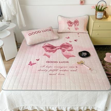 91家纺网 家纺一手货源 找家纺 （总）昔可 2023新款方块绗缝乳胶凉席芭蕾风