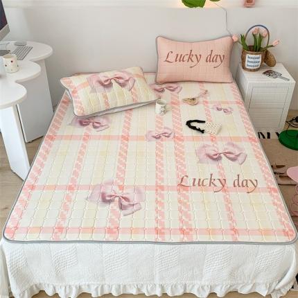 91家纺网 家纺一手货源 找家纺 （总）昔可 2023新款方块绗缝乳胶凉席芭蕾风