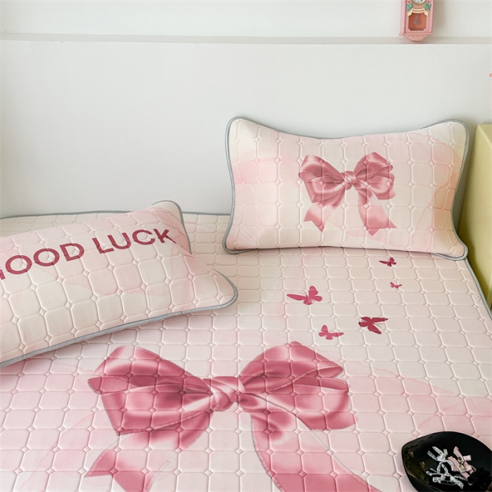 91家纺网 家纺一手货源 找家纺 （总）昔可 2023新款方块绗缝乳胶凉席芭蕾风