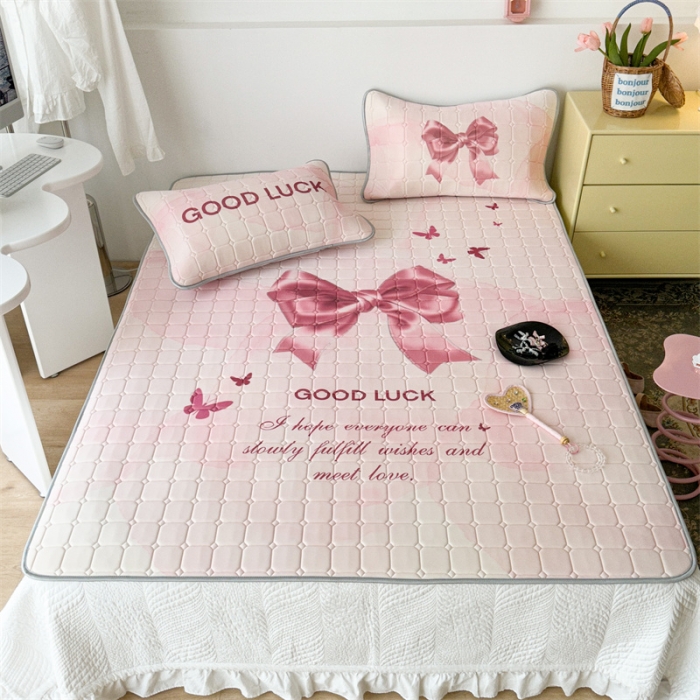 91家纺网 家纺一手货源 找家纺 （总）昔可 2023新款方块绗缝乳胶凉席芭蕾风