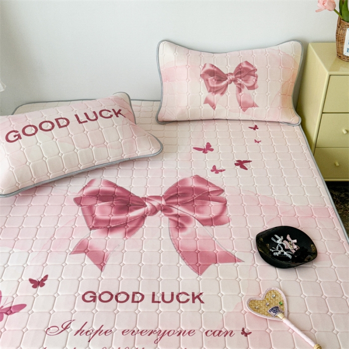 91家纺网 家纺一手货源 找家纺 （总）昔可 2023新款方块绗缝乳胶凉席芭蕾风