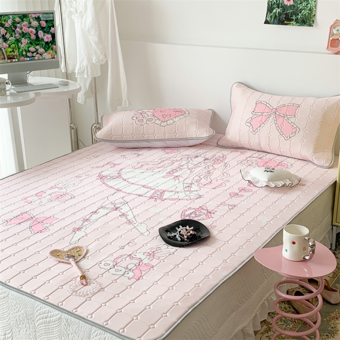 91家纺网 家纺一手货源 找家纺 昔可 2023新款方块绗缝乳胶凉席芭蕾风 美少女