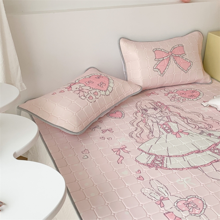 91家纺网 家纺一手货源 找家纺 昔可 2023新款方块绗缝乳胶凉席芭蕾风 美少女