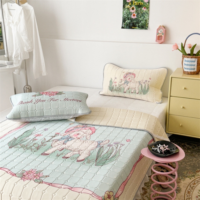 91家纺网 家纺一手货源 找家纺 （总）昔可 2023新款方块绗缝乳胶凉席复古风