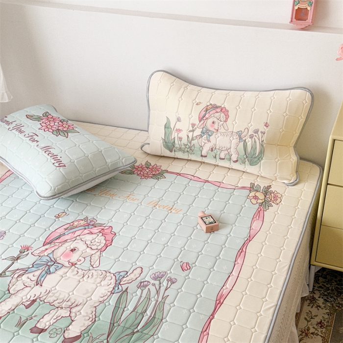 91家纺网 家纺一手货源 找家纺 昔可 2023新款方块绗缝乳胶凉席复古风 复古羊驼