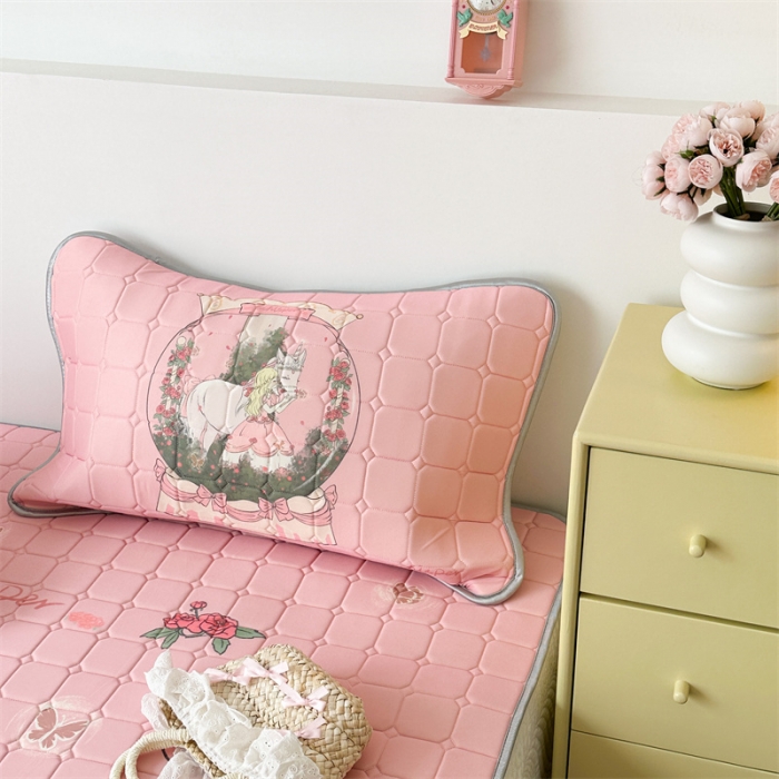 91家纺网 家纺一手货源 找家纺 昔可 2023新款方块绗缝乳胶凉席复古风 公主骑士