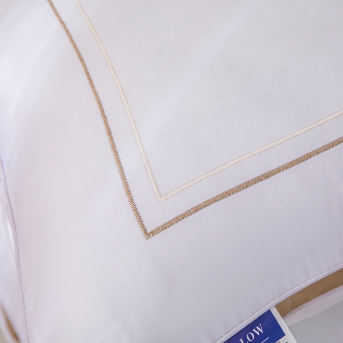 91家纺网 家纺一手货源 找家纺 拾光 2023新款绣花全棉立体高端双边边框酒店枕芯全棉欧式纤丝金边低枕