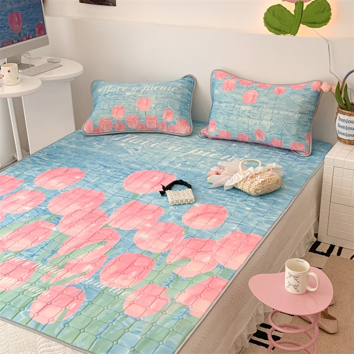 91家纺网 家纺一手货源 找家纺 昔可 2023新款方块绗缝乳胶凉席花花系列 湖边郁金香