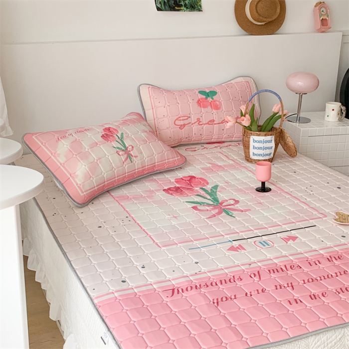 91家纺网 家纺一手货源 找家纺 昔可 2023新款方块绗缝乳胶凉席花花系列 郁金香播放器