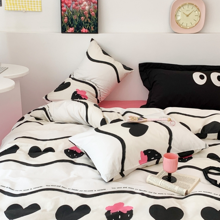 91家纺网 家纺一手货源 找家纺 昔可 2023新款全棉四件套 黑爱心草莓