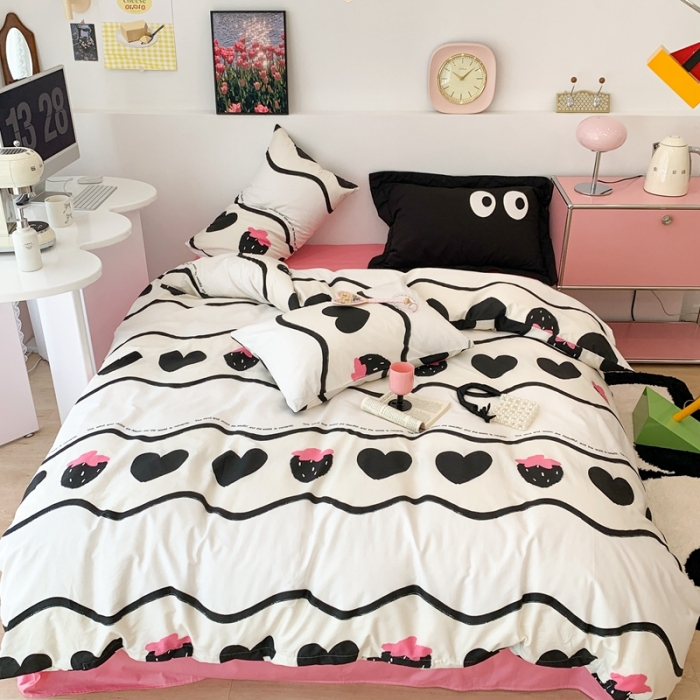 91家纺网 家纺一手货源 找家纺 昔可 2023新款全棉四件套 黑爱心草莓