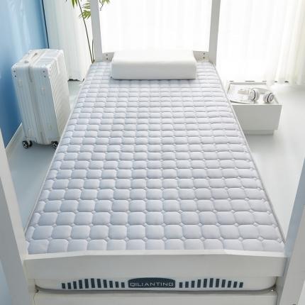 91家纺网 家纺一手货源 找家纺 祁恋婷 2023新款A类牛奶丝乳胶抗压学生床垫【床垫遮盖物】 几何-烟墨灰