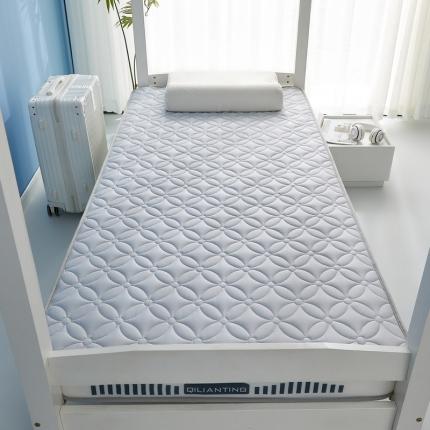 91家纺网 家纺一手货源 找家纺 祁恋婷 2023新款A类牛奶丝乳胶抗压学生床垫【床垫遮盖物】 四叶-烟墨灰