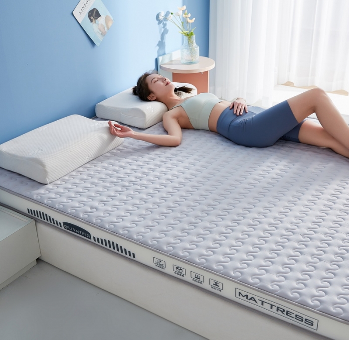 91家纺网 家纺一手货源 找家纺 祁恋婷 2023新款A类牛奶丝乳胶记忆棉床垫【床垫遮盖物】 水波-烟墨灰