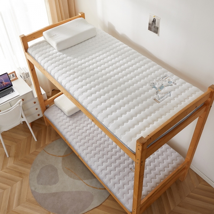 91家纺网 家纺一手货源 找家纺 祁恋婷 2023新款牛奶丝大豆纤维刺绣-学生床垫【床垫遮盖物】 绅士灰