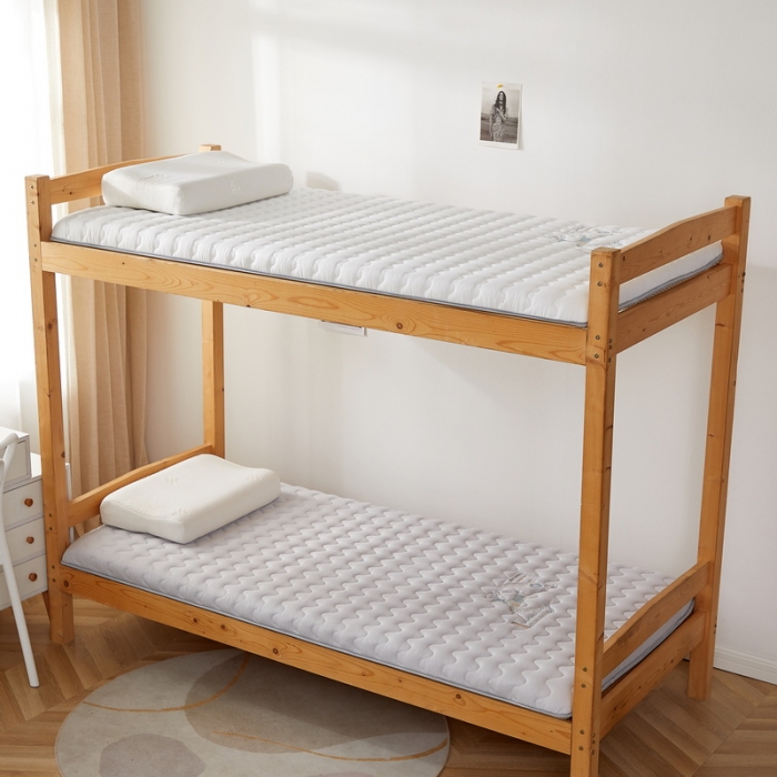 91家纺网 家纺一手货源 找家纺 祁恋婷 2023新款牛奶丝大豆纤维刺绣-学生床垫【床垫遮盖物】 绅士灰