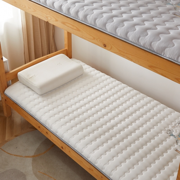 91家纺网 家纺一手货源 找家纺 祁恋婷 2023新款牛奶丝大豆纤维刺绣-学生床垫【床垫遮盖物】 象牙白