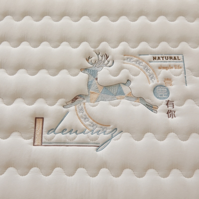 91家纺网 家纺一手货源 找家纺 祁恋婷 2023新款牛奶丝大豆纤维刺绣-学生床垫【床垫遮盖物】 象牙白