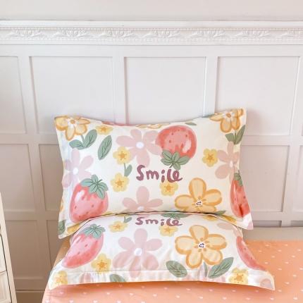 帛织澜家纺 2025新款12868全棉喷气印花枕套 草莓物语