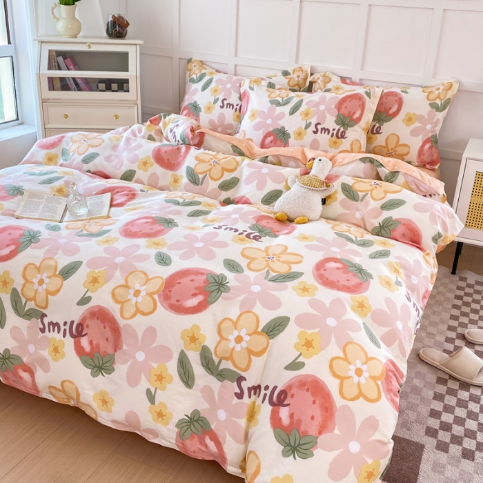 91家纺网 家纺一手货源 找家纺 帛织澜 12868全棉喷气印花四件套 草莓物语