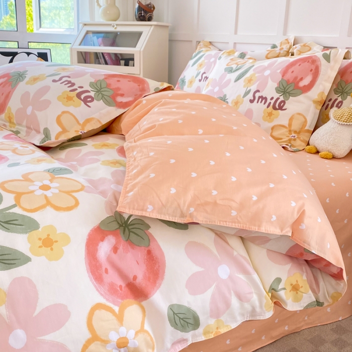 91家纺网 家纺一手货源 找家纺 帛织澜 12868全棉喷气印花四件套 草莓物语