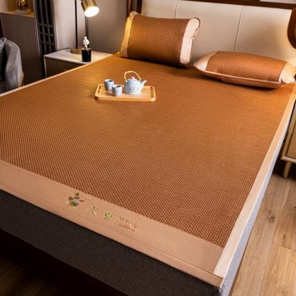 91家纺网 家纺一手货源 找家纺 席佬大 2025新款艾草古藤宽边绣花冰丝席 步步高