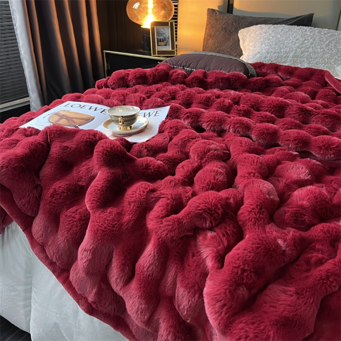 91家纺网 家纺一手货源 找家纺 凯轩毛毛毯毯子 2024新款仿皮草摩登艺术毛毯毯子 酒红