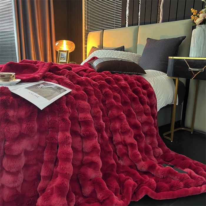 91家纺网 家纺一手货源 找家纺 凯轩毛毛毯毯子 2024新款仿皮草摩登艺术毛毯毯子 酒红
