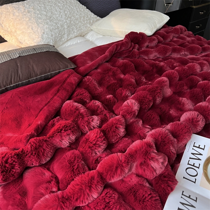 91家纺网 家纺一手货源 找家纺 凯轩毛毛毯毯子 2024新款仿皮草摩登艺术毛毯毯子 酒红