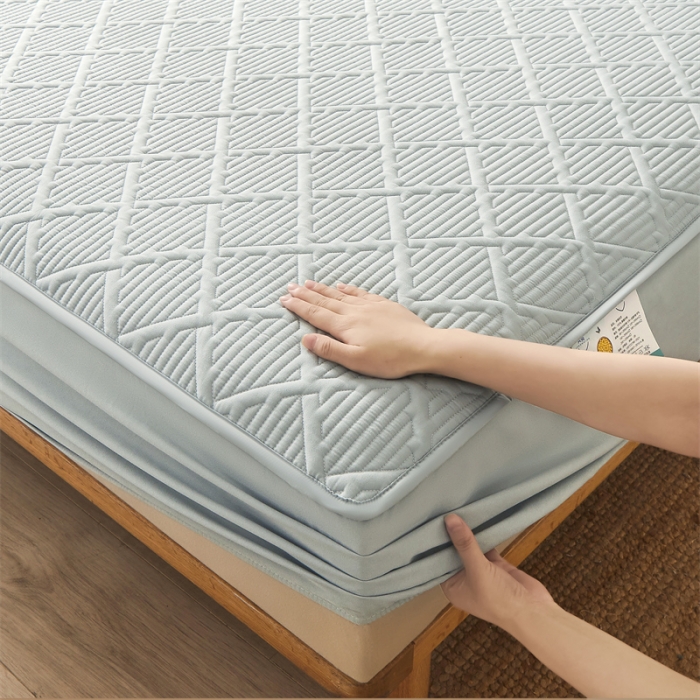 91家纺网 家纺一手货源 找家纺 雯豆家纺 2025春秋冬季新品加厚款A类夹棉床笠纯色床垫保护罩 方格款床笠-烟灰