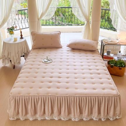 91家纺网 家纺一手货源 找家纺 （总）尊康家纺（原磊科） 2032新款蝴蝶系列亲肤奶昔白夹棉花边款床笠