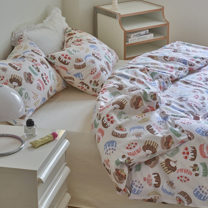 91家纺网 家纺一手货源 找家纺 窝米 2023新款13370全棉卡通风系列四件套 蛋糕慕斯