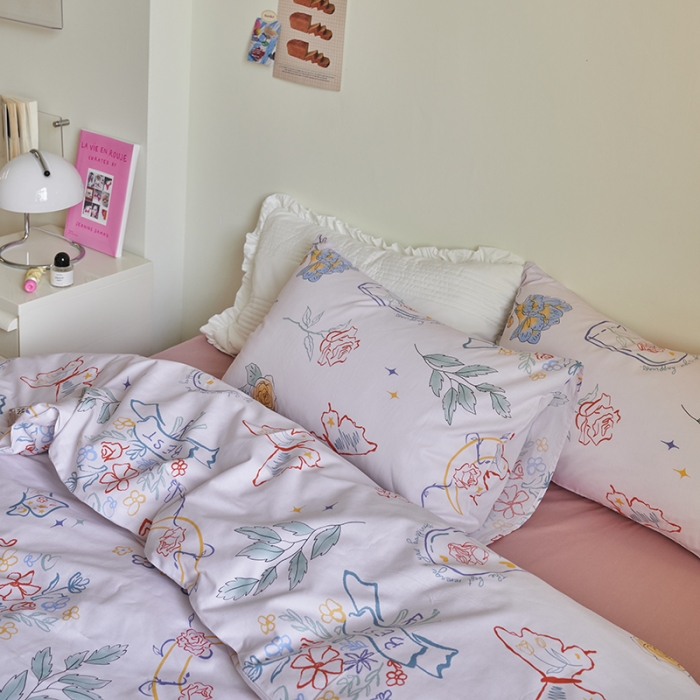 91家纺网 家纺一手货源 找家纺 窝米 2023新款13370全棉卡通风系列四件套 浮蝶儿粉