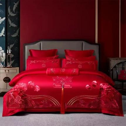 91家纺网 家纺一手货源 找家纺 振翼2025新款140s贡缎天丝刺绣四件套国色天香-红 小抱枕换糖果枕