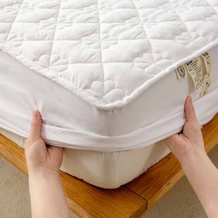 91家纺网 家纺一手货源 找家纺 露梦 2025新款A类原棉大豆夹棉绗缝床笠 四叶草-本白