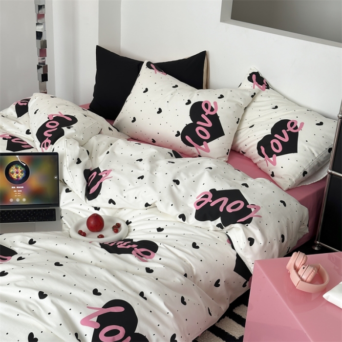 91家纺网 家纺一手货源 找家纺 昔可 2023新款夏日多巴胺全棉四件套 粉字母爱心