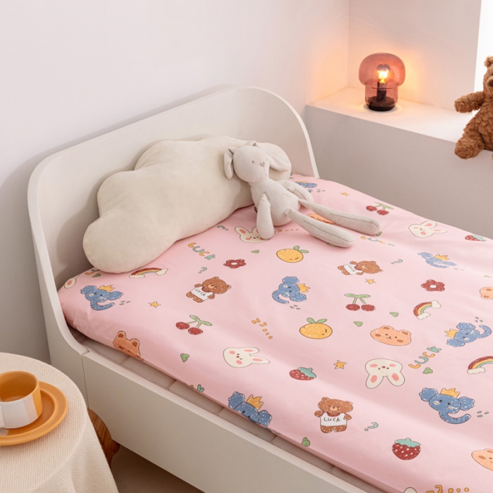 91家纺网 家纺一手货源 找家纺 喜多兔 2023新款40S纯棉印花抗菌床垫 动物伙伴粉色