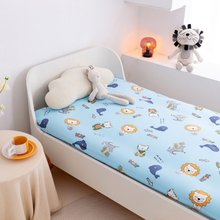 91家纺网 家纺一手货源 找家纺 喜多兔 2023新款40S纯棉印花抗菌床垫 狮子伙伴蓝色