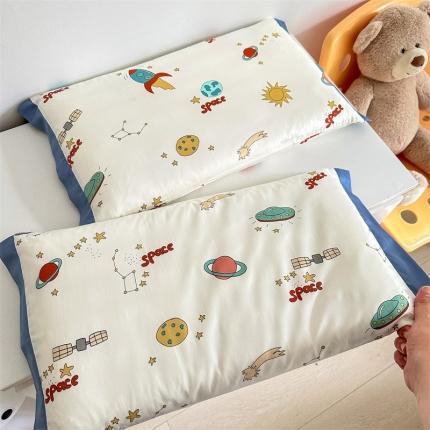 91家纺网 家纺一手货源 找家纺 （总）北鸣有鱼 2023新款A类60支长绒棉卡通枕套或三只熊儿童枕芯