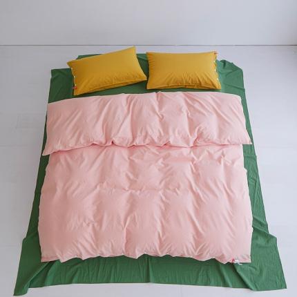 91家纺网 家纺一手货源 找家纺 水洗棉全棉纽扣款工艺混搭拼色四件套（系列一） 嫩粉+军绿（姜黄姜黄）