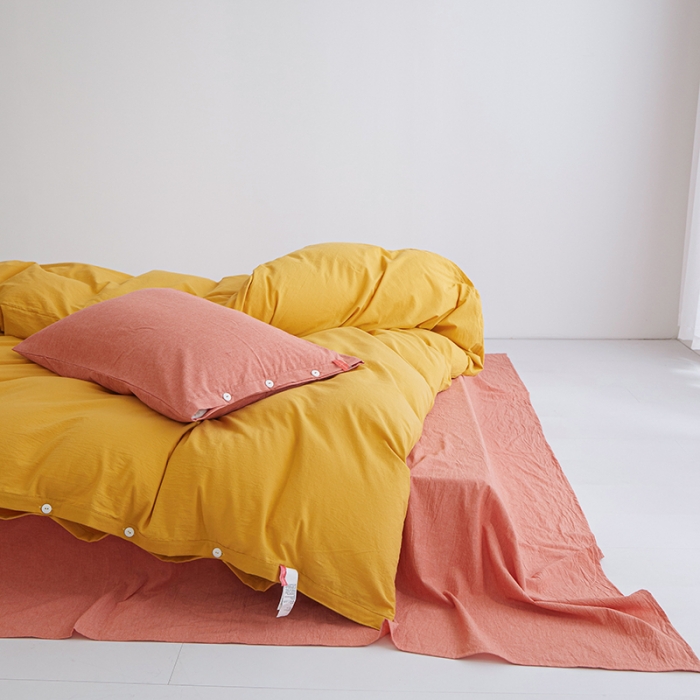 91家纺网 家纺一手货源 找家纺 水洗棉全棉高支高密纽扣款工艺混搭拼色四件套 姜黄+橘红（姜黄橘红）