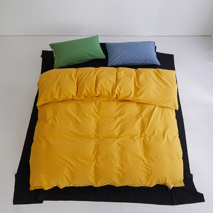 91家纺网 家纺一手货源 找家纺 安莱生活 水洗棉全棉色经色纬高支高密纽扣款工艺混搭拼色四件套（系列一） 姜黄+炭黑（军绿深蓝）