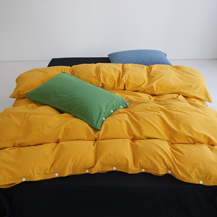 91家纺网 家纺一手货源 找家纺 安莱生活 水洗棉全棉色经色纬高支高密纽扣款工艺混搭拼色四件套（系列一） 姜黄+炭黑（军绿深蓝）