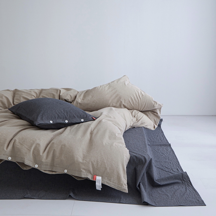 91家纺网 家纺一手货源 找家纺 水洗棉全棉纽扣款工艺混搭拼色四件套（系列一） 卡其+深灰（卡其深灰）