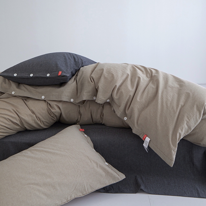 91家纺网 家纺一手货源 找家纺 水洗棉全棉纽扣款工艺混搭拼色四件套（系列一） 卡其+深灰（卡其深灰）