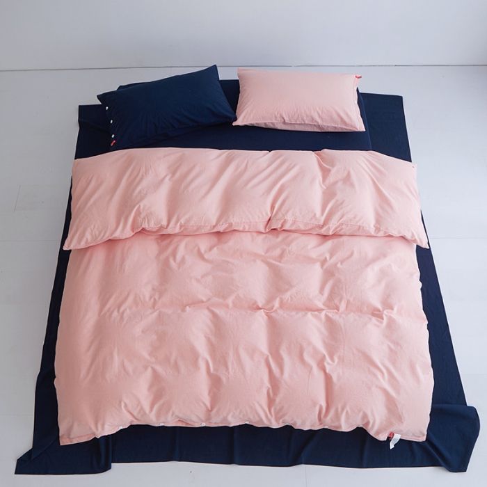 91家纺网 家纺一手货源 找家纺 水洗棉全棉纽扣款工艺混搭拼色四件套（系列一） 嫩粉+藏青（嫩粉藏青）