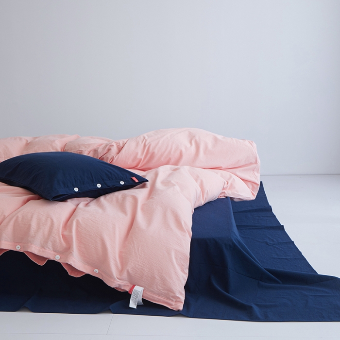 91家纺网 家纺一手货源 找家纺 水洗棉全棉纽扣款工艺混搭拼色四件套（系列一） 嫩粉+藏青（嫩粉藏青）