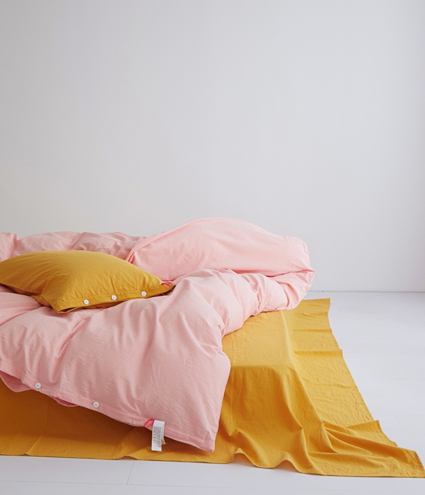 91家纺网 家纺一手货源 找家纺 水洗棉全棉纽扣款工艺混搭拼色四件套（系列一） 嫩粉+姜黄（嫩粉姜黄）